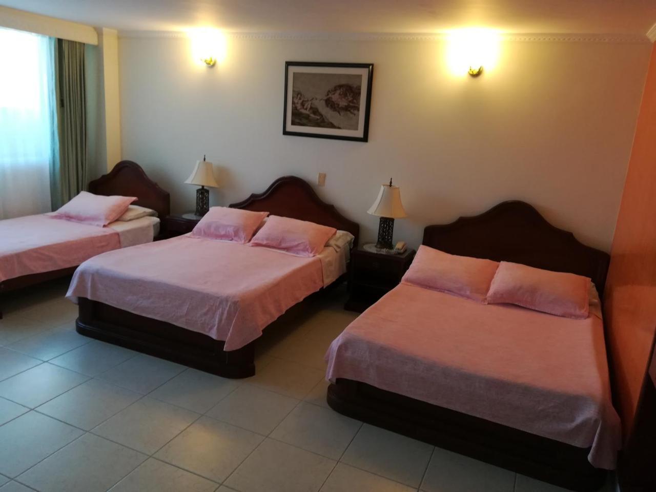 Hotel Costa Del Sol 富萨加苏加 外观 照片